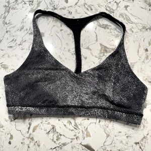 Lululemon sports bra